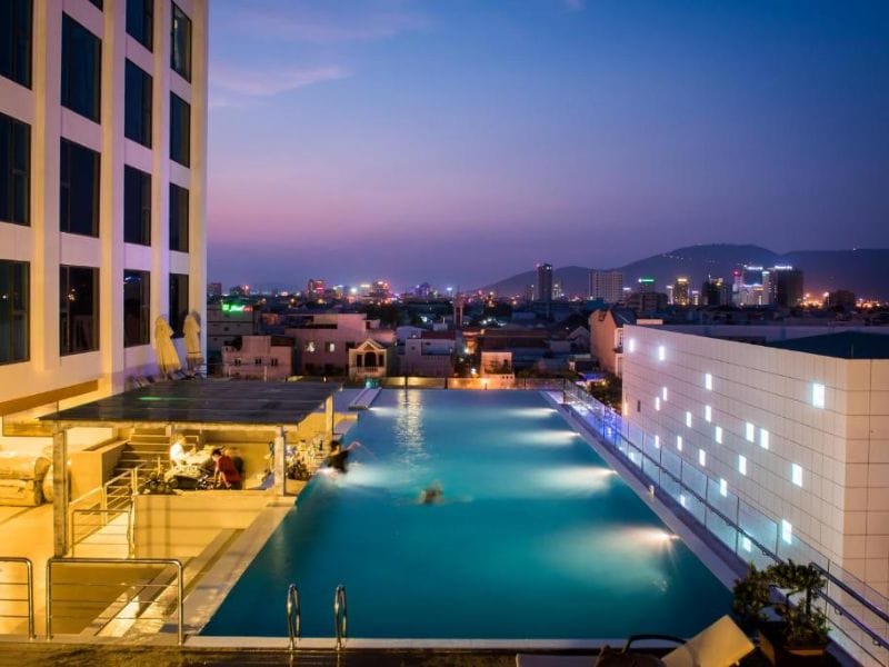 khách sạn đường Nguyễn Văn Thoại Đà Nẵng