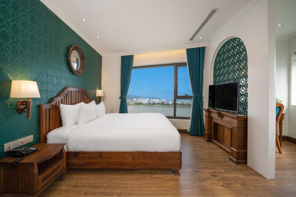 khách sạn gần cầu Thuận Phước Đà Nẵng