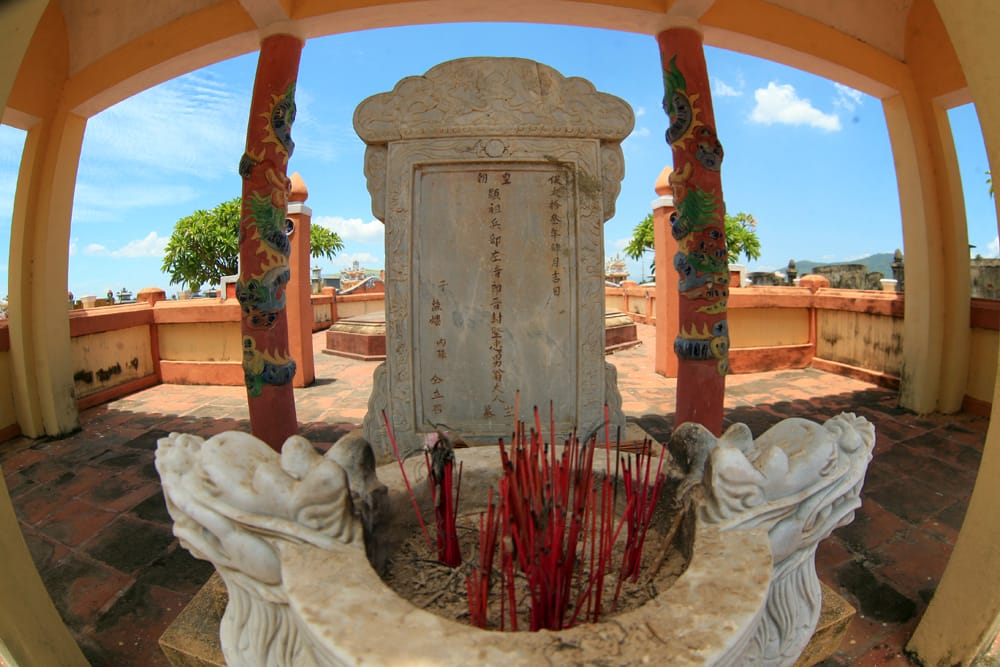  lăng mộ Ông Ích Khiêm