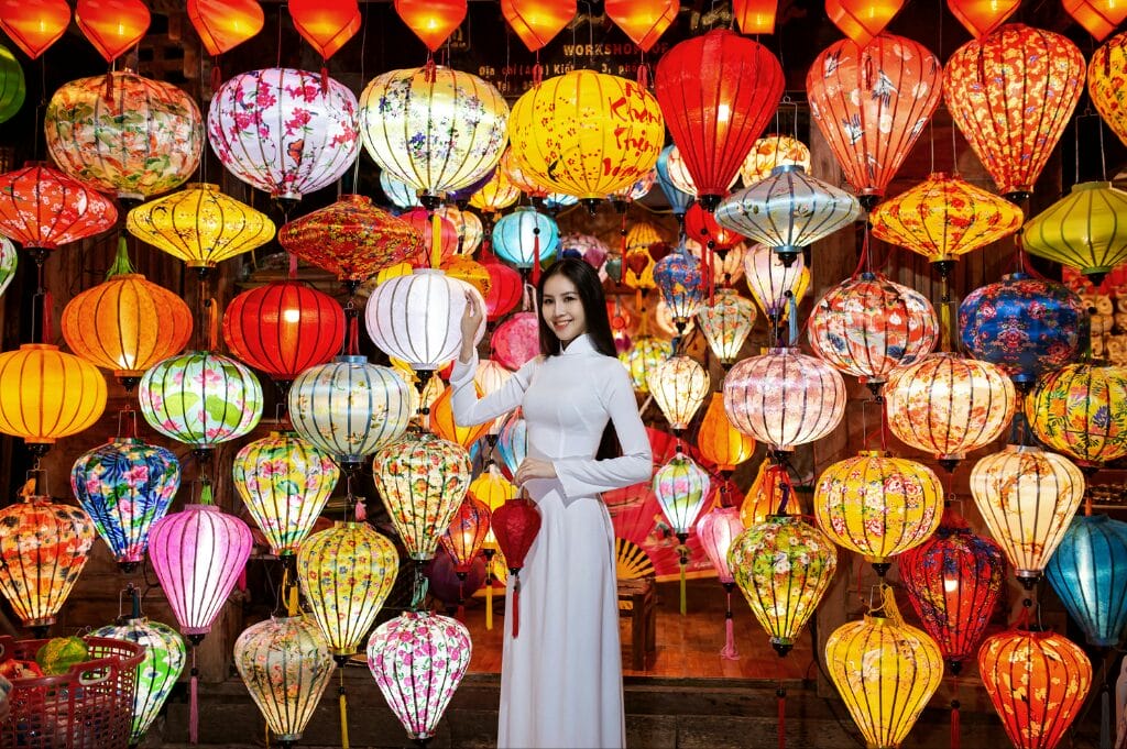 Check-in phố đèn lồng khi du lịch Hội An về đêm
