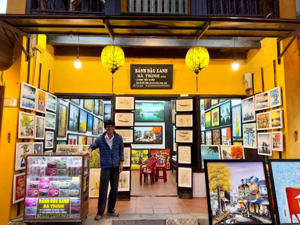 Cửa hàng bánh Bà Trinh Hội An