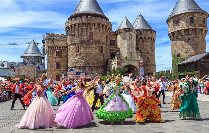 Lễ hội Carnival tại Làng Pháp Bà Nà hills