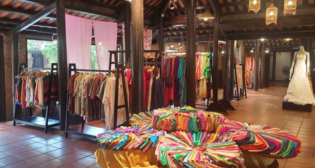 Lụa tơ tằm Hội An – Hành trình khám phá nét đẹp truyền thống qua từng sợi tơ