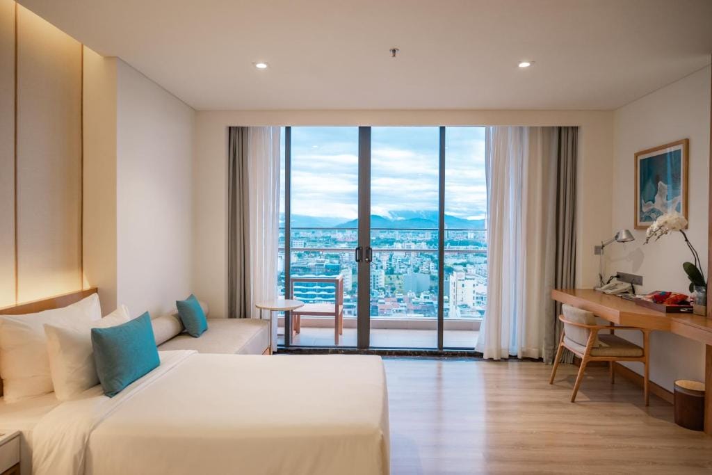 Top Khách Sạn Gần Pullman Đà Nẵng Đáng Ở Nhất Cho Kỳ Nghỉ Dưỡng Gần Biển