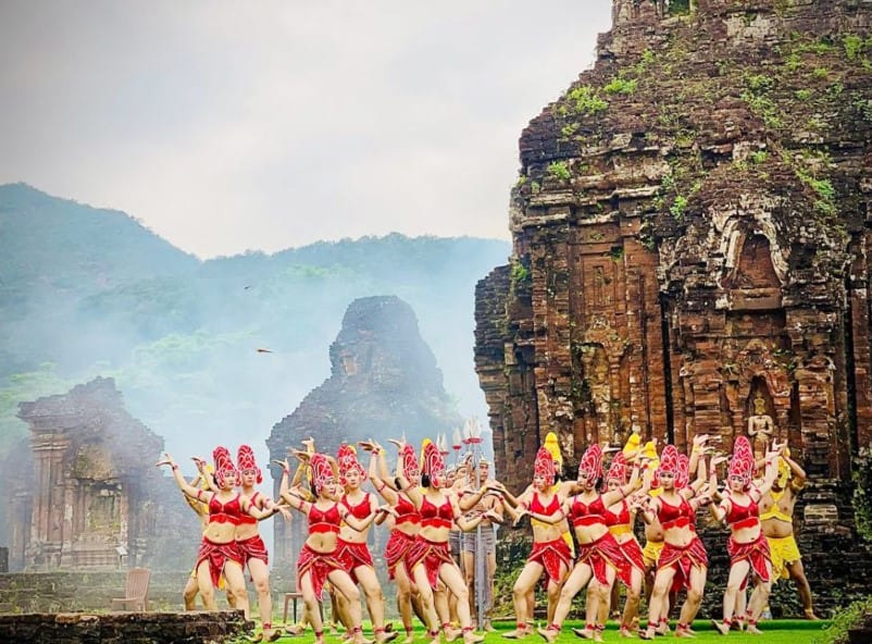 Di tích Mỹ Sơn gần Hội An
