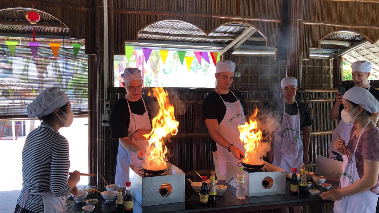 lớp học nấu ăn địa phương