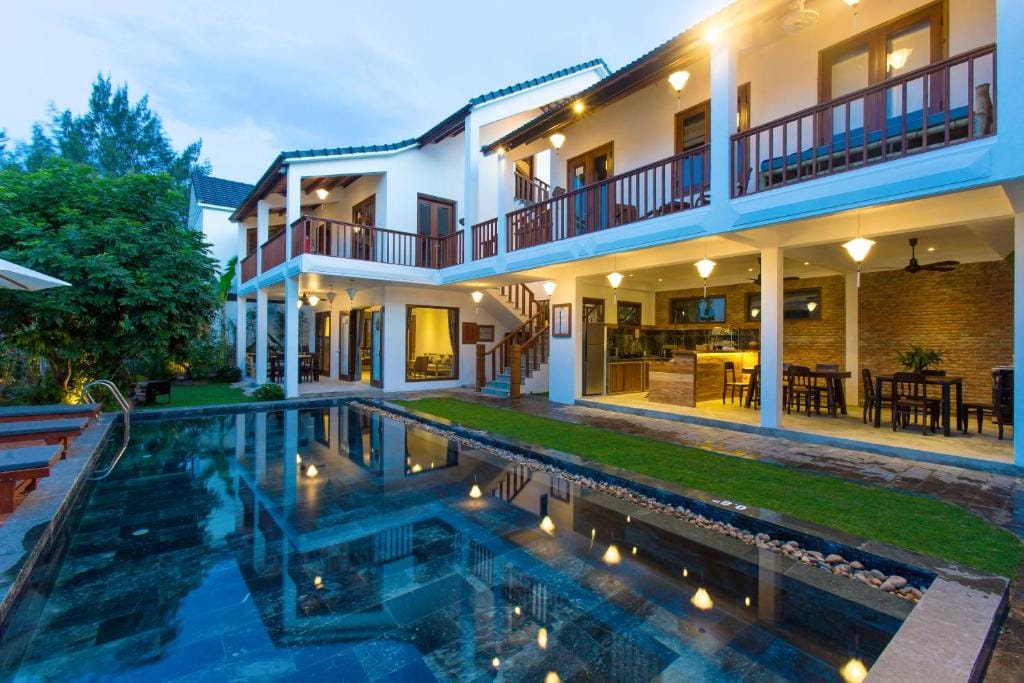 VILLA CHO NHÓM ĐÔNG NGƯỜI Ở HỘI AN