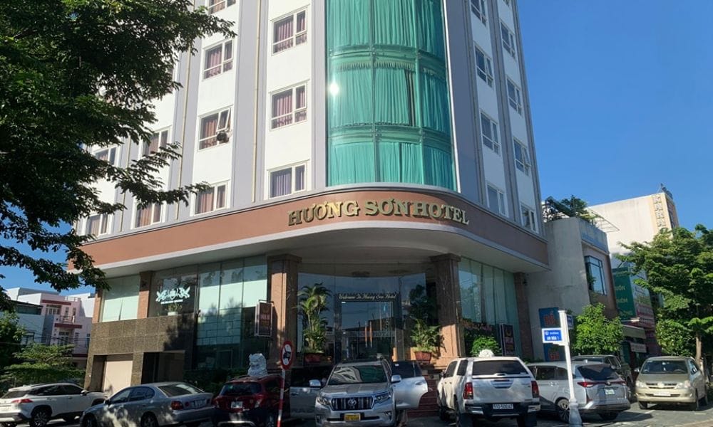 khách sạn gần Hòa Xuân Đà Nẵng
